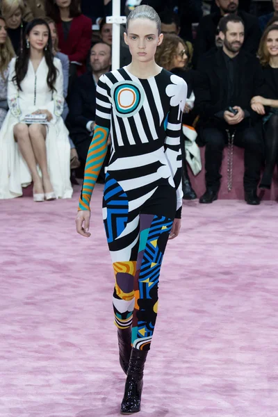 Look 5